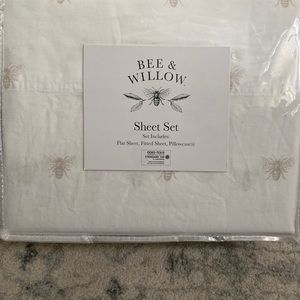 Bee & Willow King Sheet Set Bee Pattern Sand Brand New